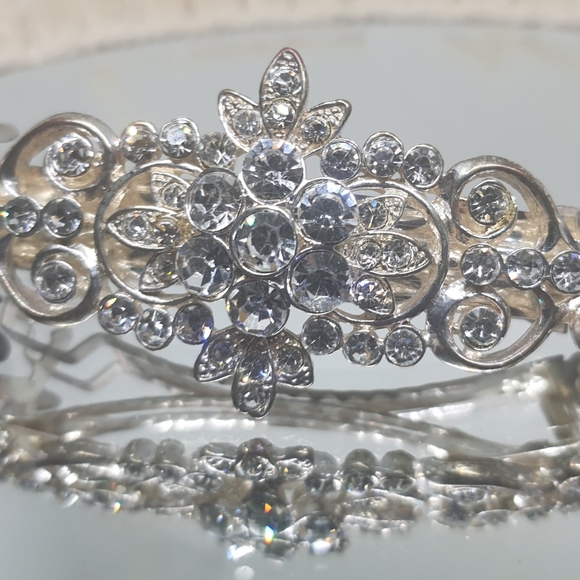 Silver Rhinestone Hair Clip - Picture 2 of 3